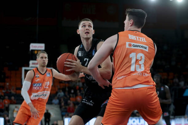 引进英超背 引进英超背